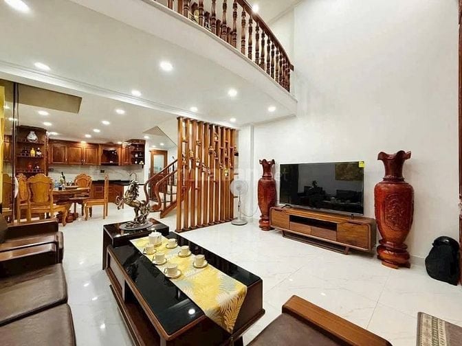 Bán nhà giá 5tỷ690 HXH 8m ở Hiệp Bình,Thủ Đức,70m2,3PN,3WC,SHR