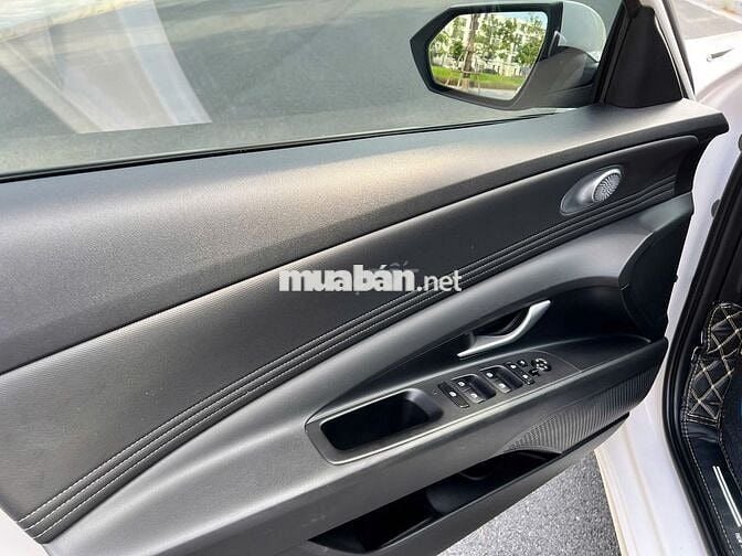 Elantra 1.6 AT bản đặc biệt sx 2023