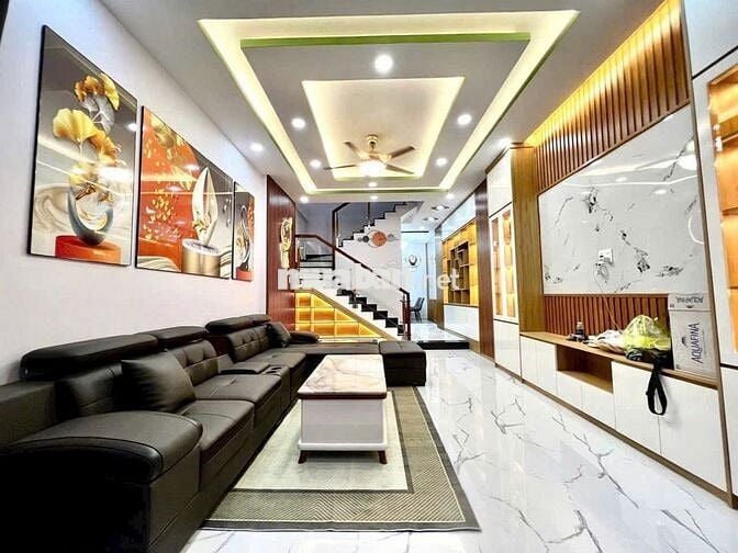 CẦN BÁN GẤP CĂN NHÀ /CÁCH TRUNG TÂM TPHCM 10P(GẦN CHỢ BÌNH ĐIỀN 450M)