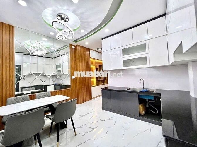 CẦN BÁN GẤP CĂN NHÀ /CÁCH TRUNG TÂM TPHCM 10P(GẦN CHỢ BÌNH ĐIỀN 450M)