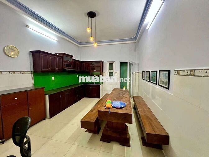 Nhà phố 3 tầng, full nội thất ở Gò Vấp, giá 16 triệu/tháng.