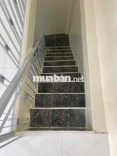 CHÍNH CHỦ BÁN GẤP NHÀ SÁT MẶT TIỀN ĐƯỜNG TÂN THÀNH Q5 3 TẦNG BTCT