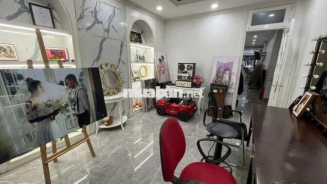Nhà 71m2, Ngõ to  VIP ở Thái Thịnh, 2ngõ thông, kinh doanh, ở đều VIP