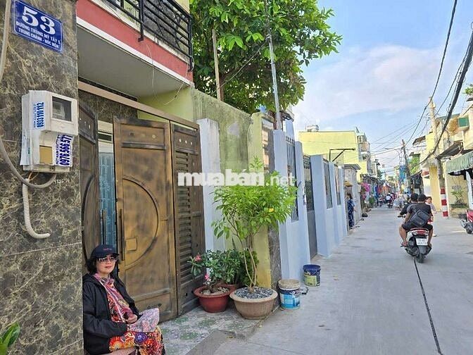 Chính chủ bán nhà xây để ở, 4 phòng, 4 WC Trung Chánh, Hóc Môn