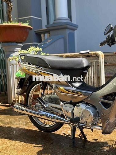 xe ít đi chỉ cất chơi vì đam mê