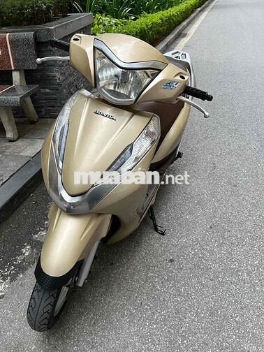 Lead 125 màu nâu