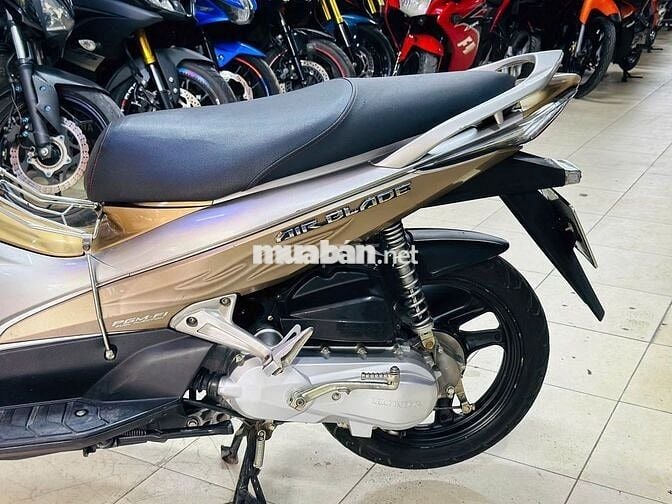 XE MÁY THỊNH PHÁT - AIR BLADE 110 VÀNG ĐỒNG HÀ NỘI
