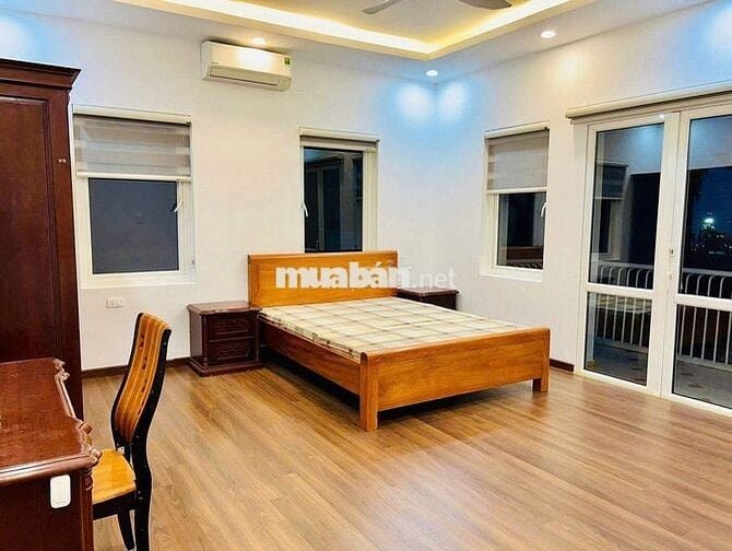 Cho thuê nhà góc 2 mặt tiền số 182/3B đường Lê Văn Sỹ, Quận Phú Nhuận