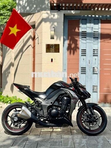 z1000 odo chuẩn 5300km . Còn bớt cho ae thiện chí