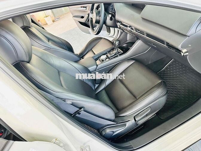 Mazda 3 2020 1.5L Luxury - 31000 km chỉ 498Tr