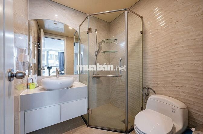 TÔI CẦN CHO THUÊ 2PN VINHOMES CENTRAL PARK NT CAO CẤP - LANDMARK 81