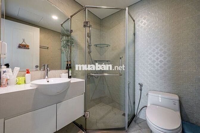 TÔI CẦN CHO THUÊ 2PN VINHOMES CENTRAL PARK NT CAO CẤP - LANDMARK 81