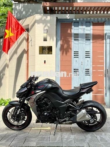 z1000 odo chuẩn 5300km . Còn bớt cho ae thiện chí