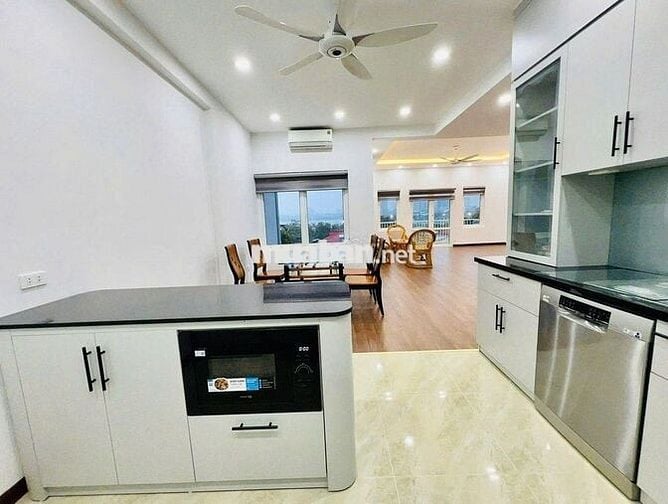 Cho thuê nhà góc 2 mặt tiền số 182/3B đường Lê Văn Sỹ, Quận Phú Nhuận