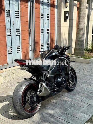 z1000 odo chuẩn 5300km . Còn bớt cho ae thiện chí