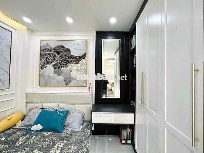 SIÊU PHẨM HOÀNG VĂN THỤ – 5 TẦNG – HẺM 1 TRỤC – NGANG 4M