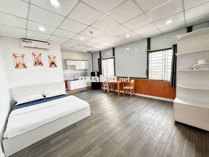STUDIO CỬA SỔ TRỜI CỰC THOÁNG FULL NỘI THẤT CÓ THANG MÁY NGAY SÂN BAY
