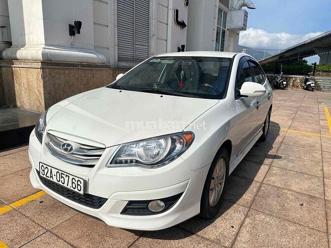 Hyundai Avante 2015 1.6 MT - 140000 km