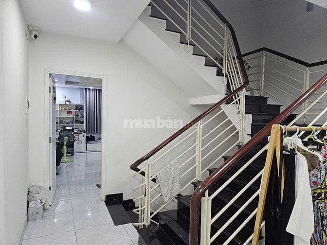 Bán nhà KDC Nam Long, P. TTĐ, Quận 7: 5 x 26, giá 25 tỷ.