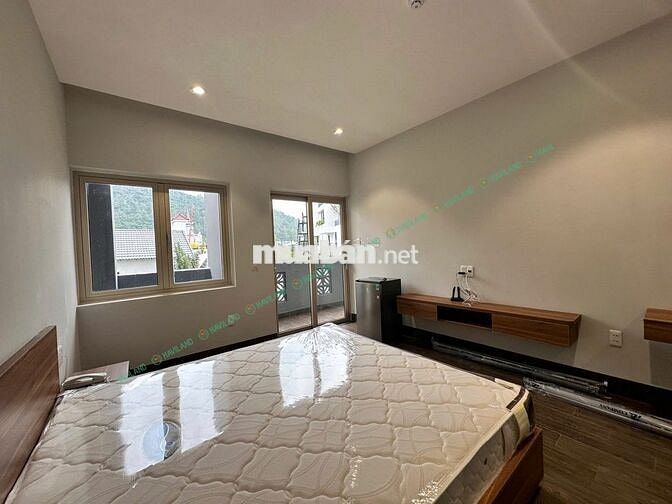 Studio ban công đi bộ 3' ra biển, hồ bơi, dọn phòng, mới 100%