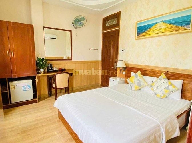 Bán Khách Sạn Đang Hoạt Động, Thu Nhập 300Tr/Tháng