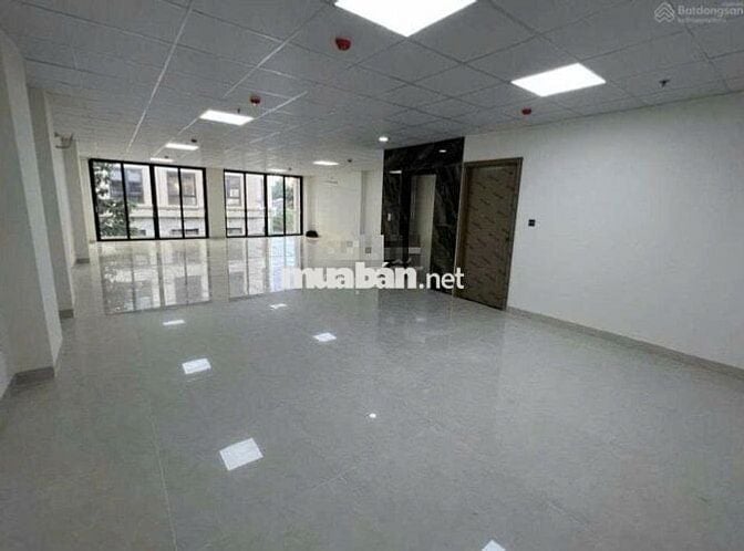 Toà nhà góc 3 Mặt tiền đường  Cộng Hoà - Tân Bình Gần Sân Bay
