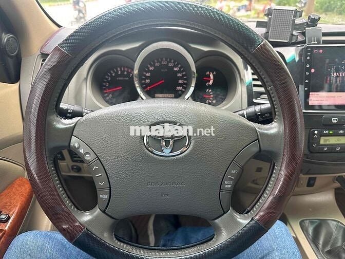 Toyota Fortuner 2011 2.7V - 155000 km