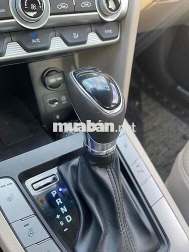 Hyundai Elantra 2020 2.0 AT - 72000 km