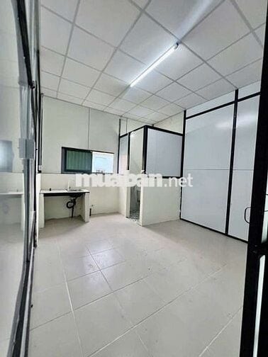 Phòng mới xây,dt 20m,gần chợ đường, hẽm xe tải
