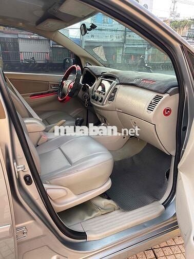 Toyota Innova 2012 2.0G - 112000 km số tự động