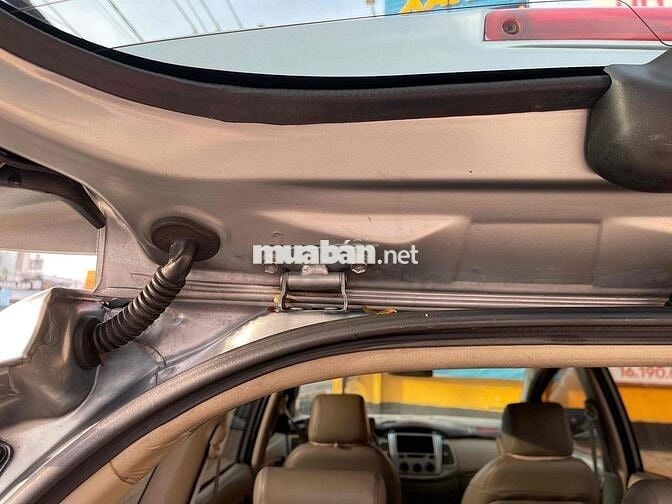 Toyota Innova 2012 2.0G - 112000 km số tự động