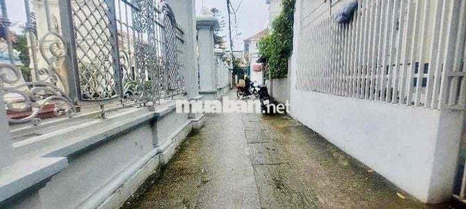 CỰC HOT CHỦ BÁN ĐẤT 131m2 - TẶNG BIỆT THỰ SÂN VƯỜN