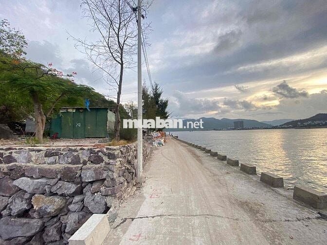 VIEW TRỰC DIỆN BIỂN - ĐẤT Ở ĐÔ THỊ