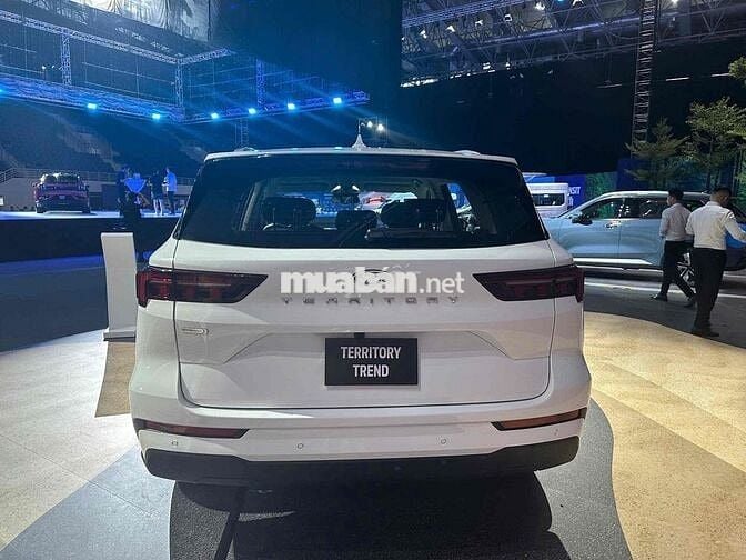2025 Titanium X 1.5 AT mới Bank 85%, lãi 7,5%