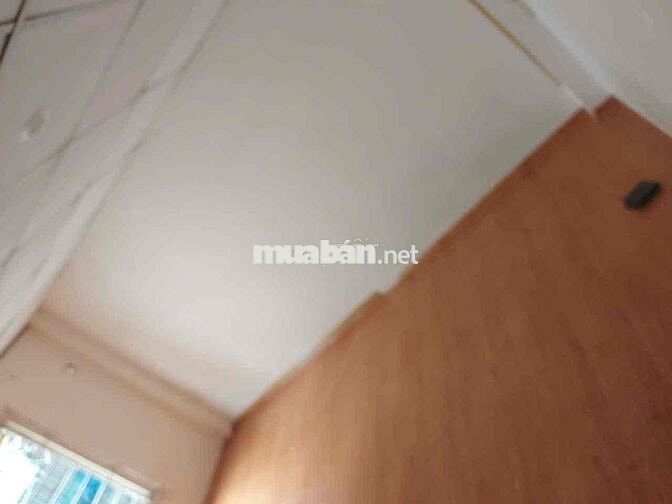 phòng trọ nhỏ có 1gác , 1toalet,1bếp ko ở chung chủ lối đi tiêng biệt
