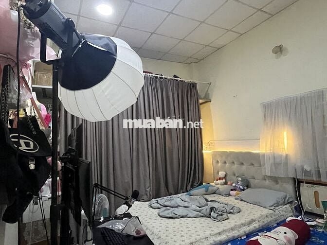 NHÀ TRỆT LẦU 150M2 MẶT TIỀN NGUYỄN HỮU CẢNH GẦN CỤM TRƯỜNG HỌC