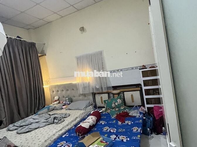 NHÀ TRỆT LẦU 150M2 MẶT TIỀN NGUYỄN HỮU CẢNH GẦN CỤM TRƯỜNG HỌC