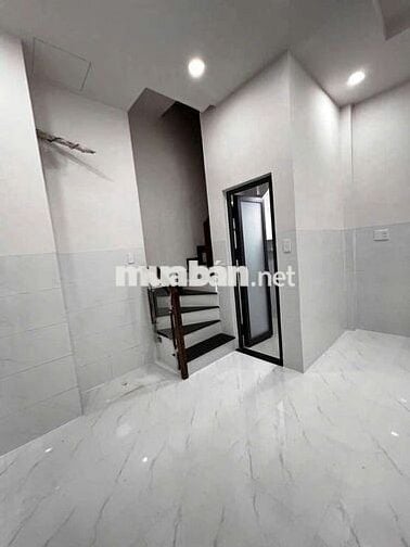 Cho thuê nhà mới xây, sau căn mặt tiền đường Quang Trung p10 gò vấp