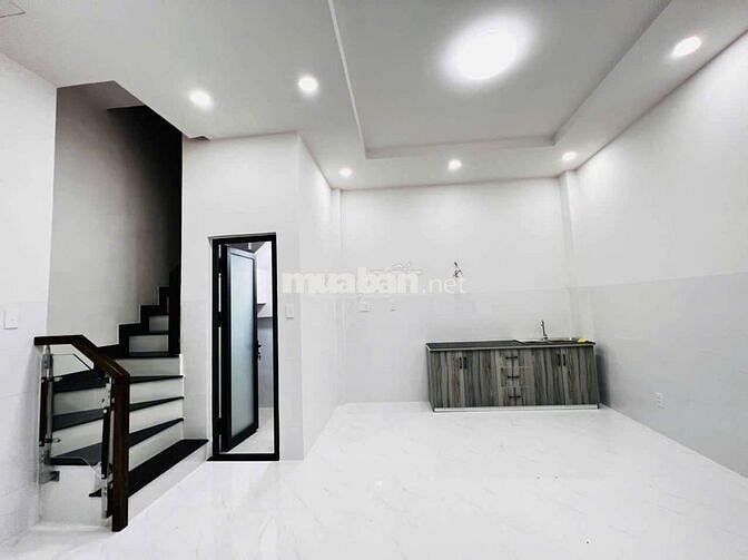 Cho thuê nhà mới xây, sau căn mặt tiền đường Quang Trung p10 gò vấp