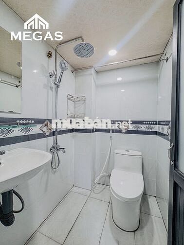 Phòng có gác, ban công- diện tích 25m2- ngay đường Phạm Văn Đồng