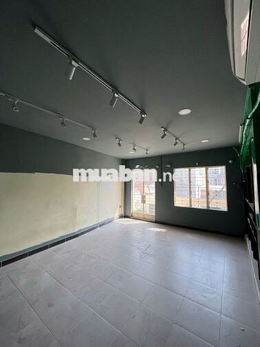 Nhà nguyên căn, đầu hẻm đường Lê Hồng Phong, quận 10, 32m vuông