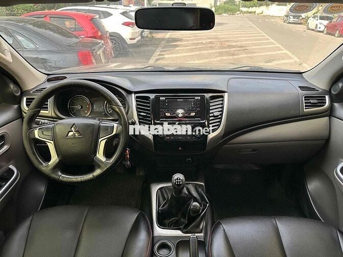 Mitsubishi Triton 2017 2 cầu
