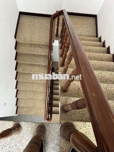 Cho thuê nhà mặt tiền đường Hoàng Văn Thụ diện tích 5x20