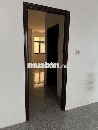 Cho thuê nhà mặt tiền đường Hoàng Văn Thụ diện tích 5x20