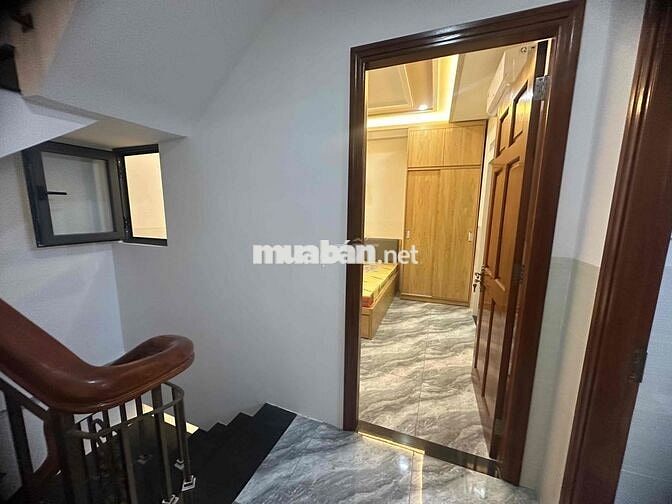 Nhà mới xây nội thất cao cấp ngay khu Phan Xích Long