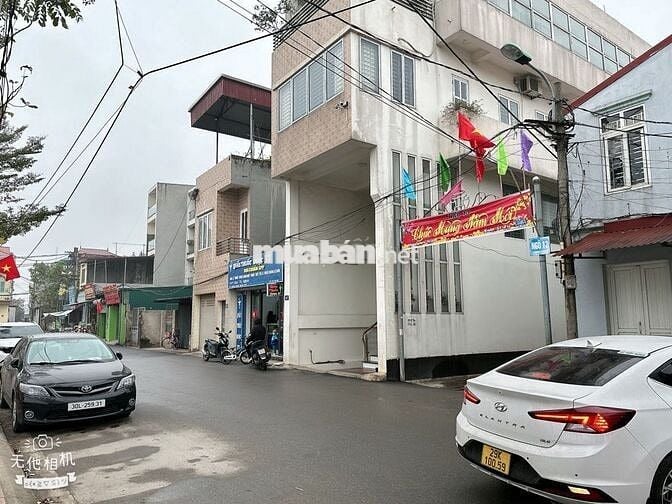 NAM HỒNG VỊ TRÍ ĐẸP, MẶT TIỀN RỘNG, Ô TÔ VÀO ĐẤT, GIÁ RẺ.