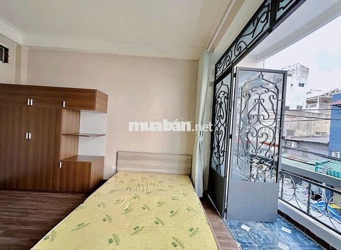 Thuê Căn Hộ 1PN Tách Bếp Ban Công Gần Ngã Tư Hàng Xanh, Hutech,UTH,...