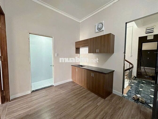 Thuê Căn Hộ 1PN Tách Bếp Ban Công Gần Ngã Tư Hàng Xanh, Hutech,UTH,...