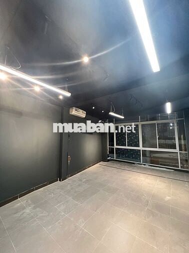 Nhà nguyên căn, đầu hẻm đường Lê Hồng Phong, quận 10, 32m vuông