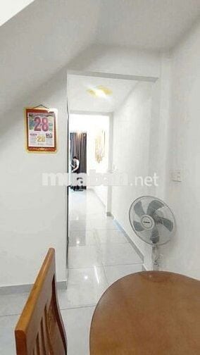 Nhà SHR 1/ HT17,4m x 15m cn đủ 60m2,3PN 2WC gia 3tỷ550 tl đúc thật.